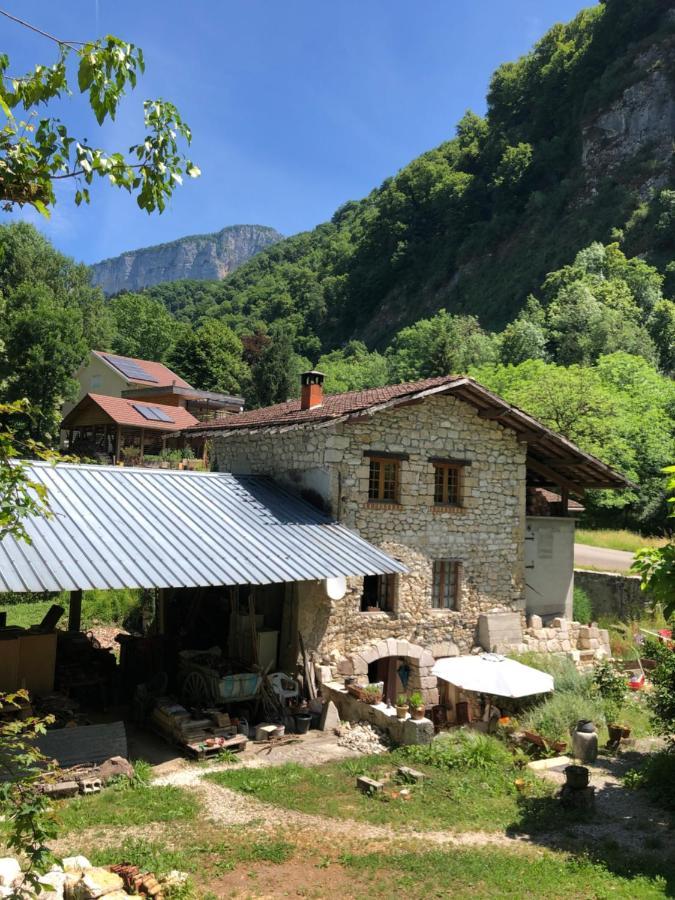 Au Pied Du Vercors Tout Est Permis La Riviere  Eksteriør billede